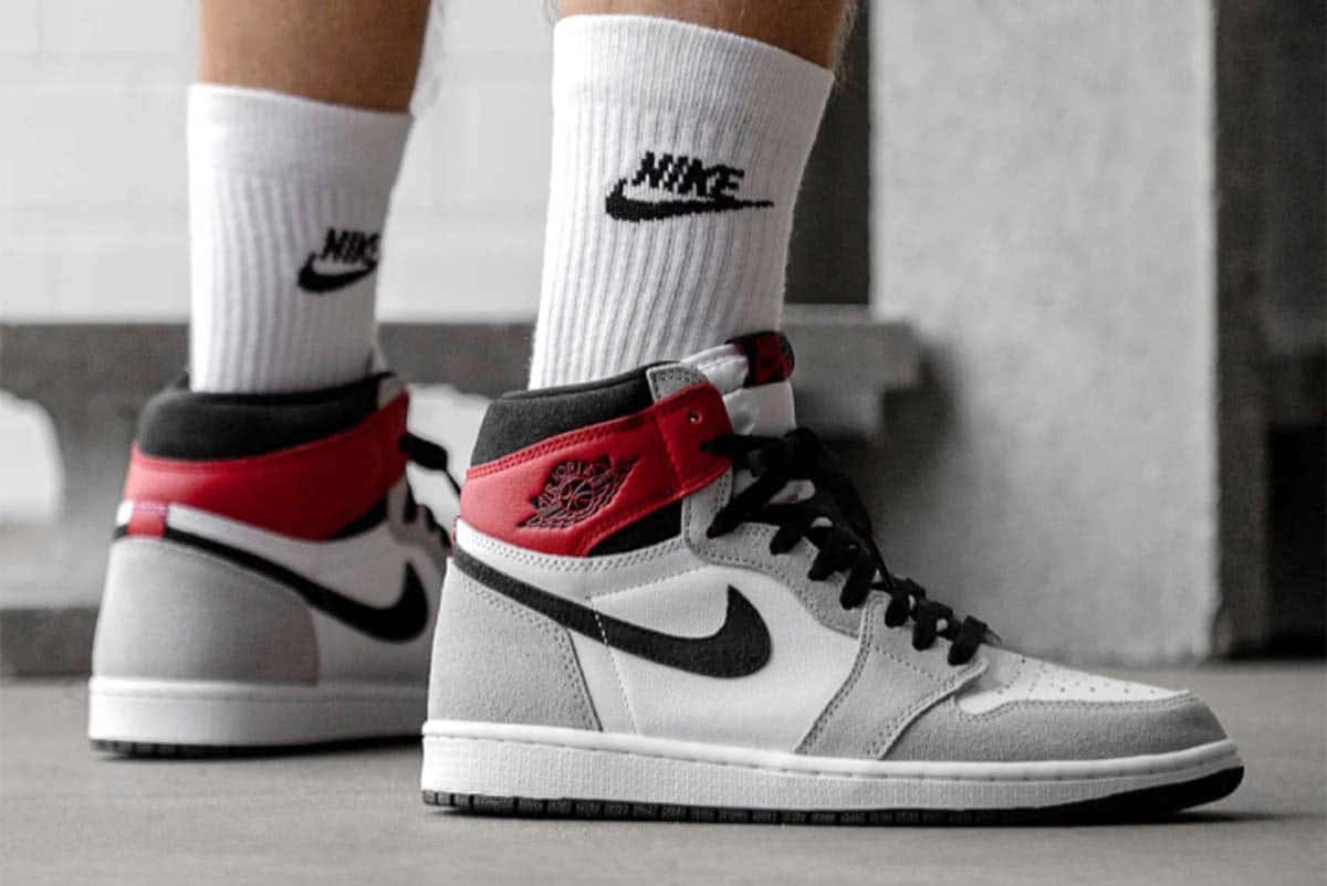 Air Jordan 1 Retro High Smokey Grey Sneakers - Image 5